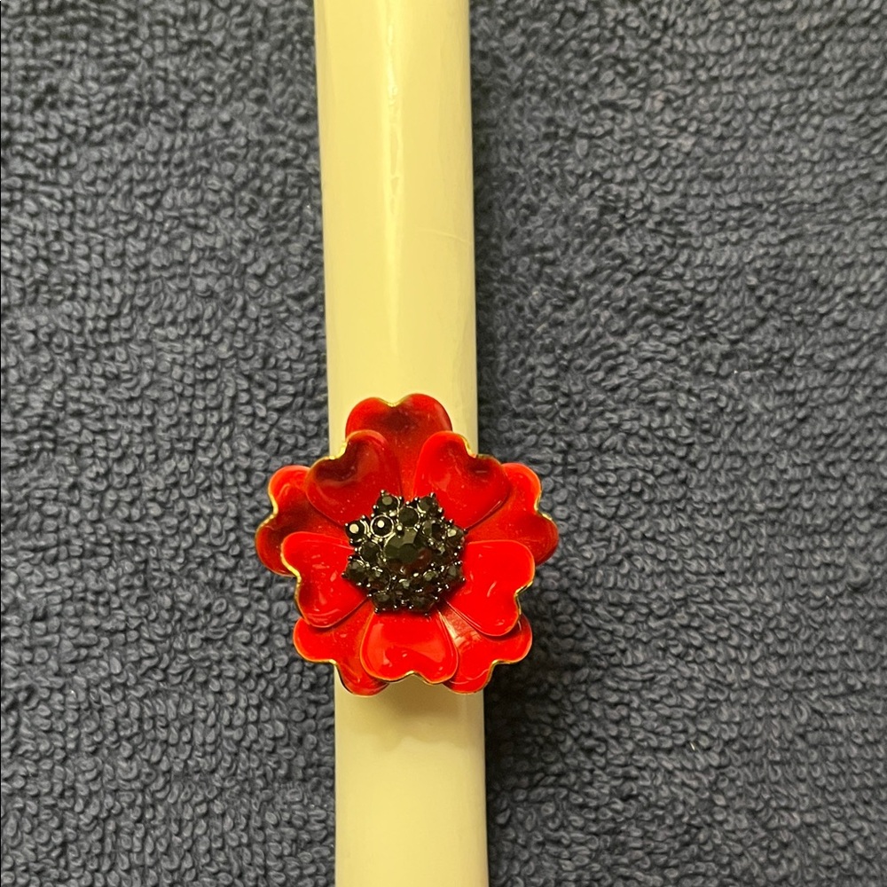 Kate Spade Poppy Elegant Red and Black Floral Ring. Size 6